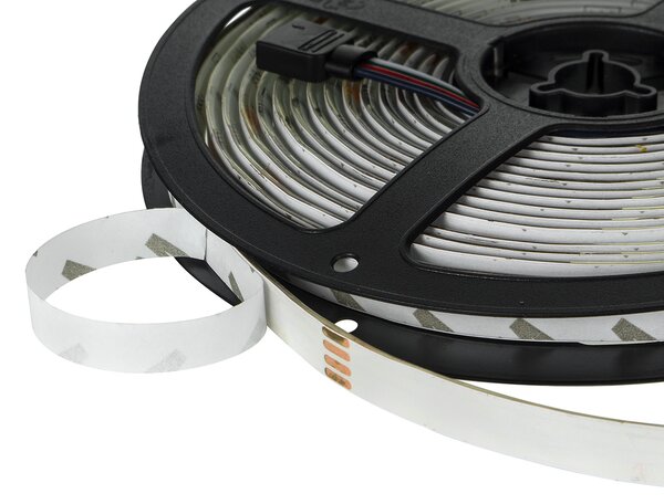 BERGE LED pásek - SMD 5050 - RGB - 5m - 30LED/m - 7,2W/h - IP65 - s konektorem