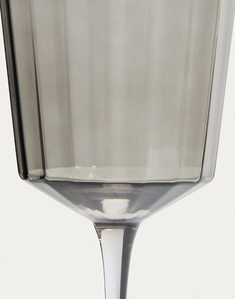 Kave Home Šedá sklenice na víno Clarien 395 ml