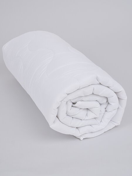 MK Lůžkoviny Letní prošívaná přikrývka z dutého vlákna Classic – 140 x 200 cm