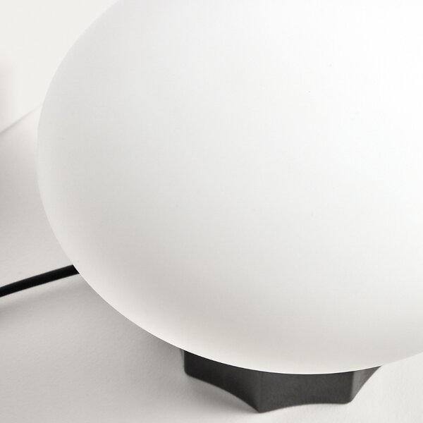 Kave Home Černá mramorová stolní lampa Idela Ø26 cm