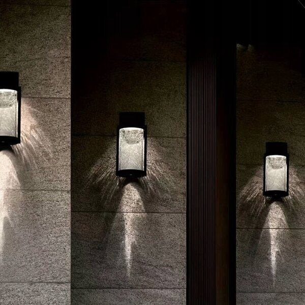 LED Solární nástěnná lampa LED/3,7V 300 mAh IP44 černá