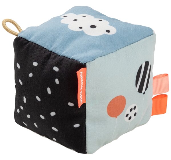 -25 % Dny MOMENTI– Barevná závěsná kontrastní kostka Done by Deer Happy clouds