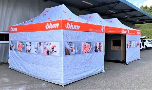 TENTino SET - Nůžkový párty stan 3x4,5 m s jednostranným potiskem Typ konstrukce: SMALL HEXAGON, Rozsah potisku: pouze střecha, Plachtovina - gramáž: polyester 230 g/m2