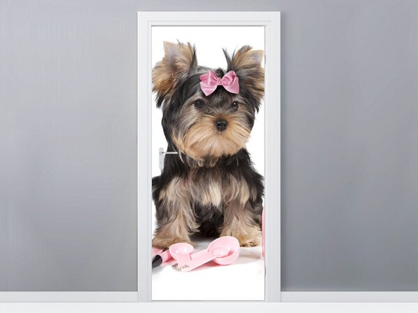 Fototapeta na dveře Malý psík s mašlí Materiál: Samolepící, Rozměry: 95 x 205 cm