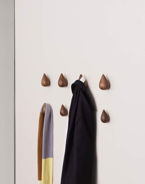 Normann Copenhagen Věšáky Dropit Small, walnut