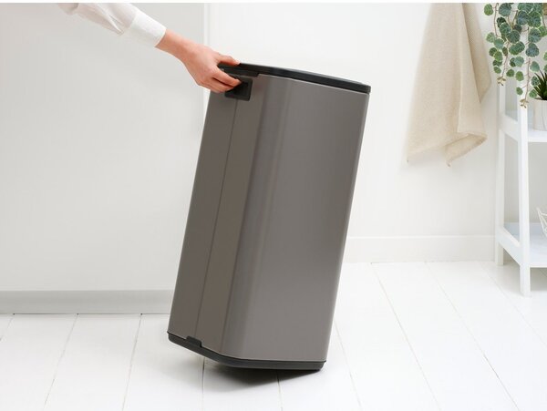 Šedý dotykový ocelový odpadkový koš 30 l Bo Touch – Brabantia