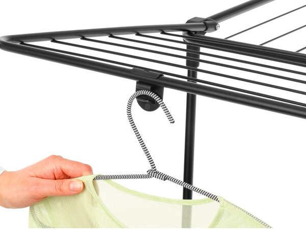 Matně černý sušák na prádlo 22 m HangOn Too – Brabantia