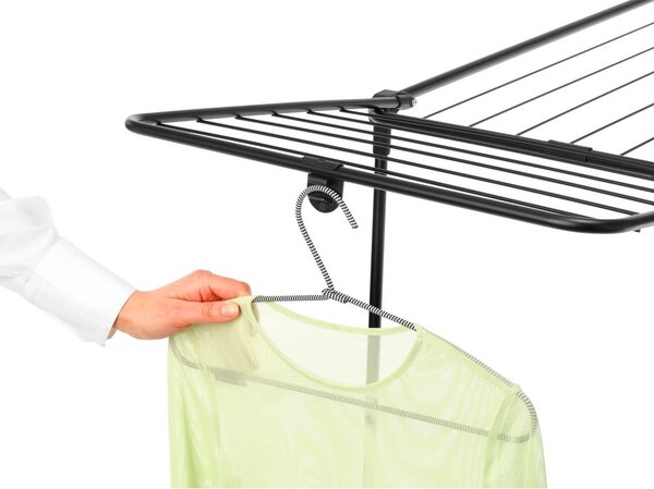 Matně černý sušák na prádlo 22 m HangOn Too – Brabantia