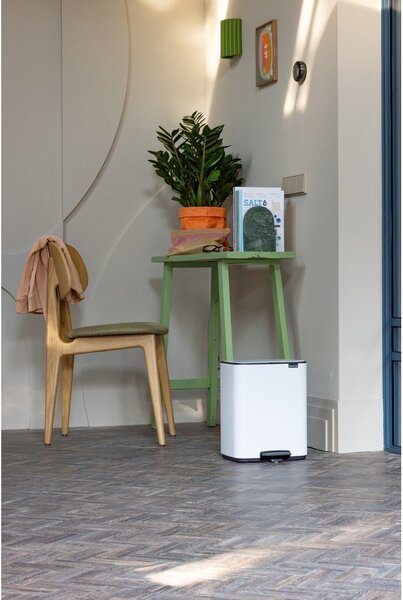 Bílý nášlapný ocelový odpadkový koš 12 l Bo – Brabantia