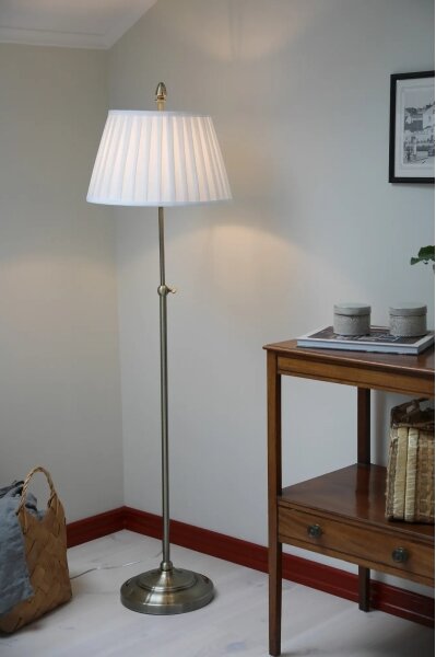 Markslöjd 108972 - Stojací lampa OXFORD 1xE14/40W/230V bílá/mosaz