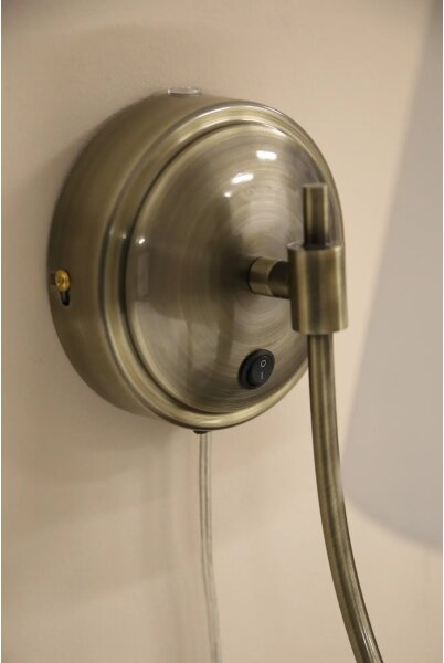Markslöjd 108908 - Nástěnná lampa AMAR 1xE14/40W/230V bílá/mosaz