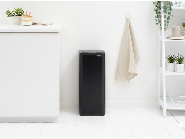Matně černý dotykový ocelový odpadkový koš 30 l Bo Touch – Brabantia