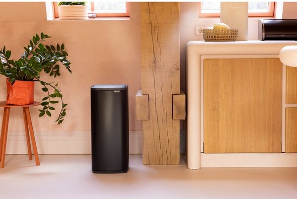 Matně černý dotykový ocelový odpadkový koš 30 l Bo Touch – Brabantia