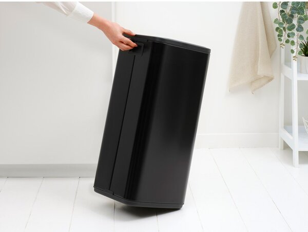 Matně černý dotykový ocelový odpadkový koš 30 l Bo Touch – Brabantia