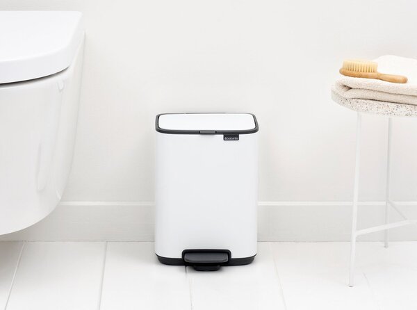Bílý nášlapný ocelový odpadkový koš 4 l Bo – Brabantia
