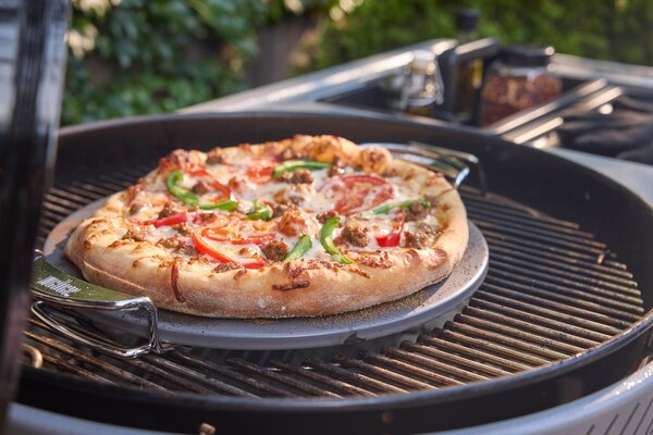 Weber Gril na dřevěné uhlí Performer Premium Smart 57 cm