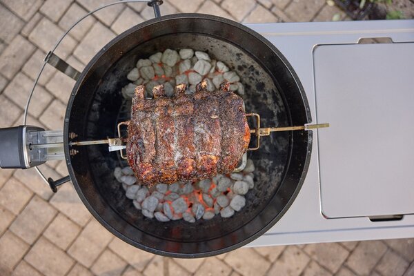 Weber Gril na dřevěné uhlí Performer Premium Smart 57 cm