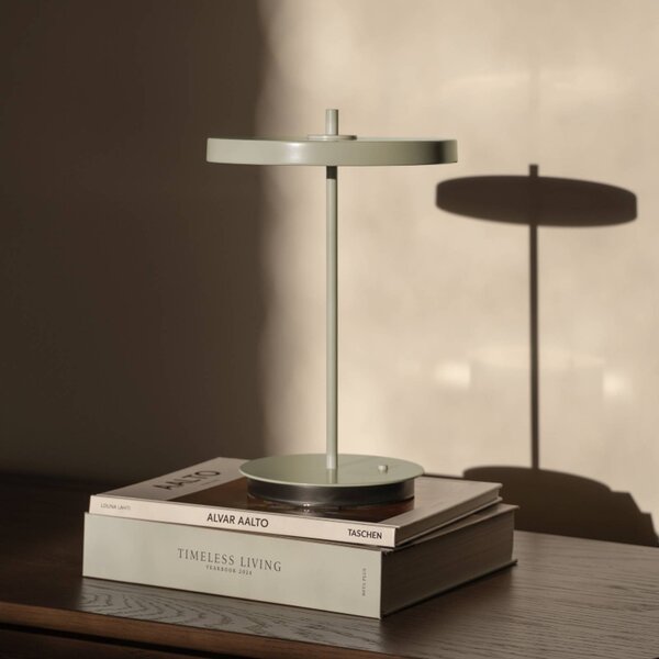 UMAGE LED dobíjecí stolní lampa Asteria Move olivově zelená uni, 31cm, stmívatelný, Zelená, Obývací pokoj / jídelna, kov, Design