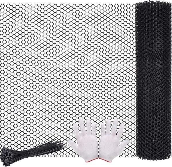 Plot pro slepčí výběh z plastové mříže, rozměry 3 m x 40 cm, včetně drátů pro upevnění. Vhodné pro ohraničení slepčího výběhu