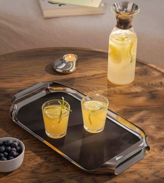 Eva Solo servírovací podnos 43 × 25 cm stříbrný s protiskluzovou podložkou – designový servírovací set