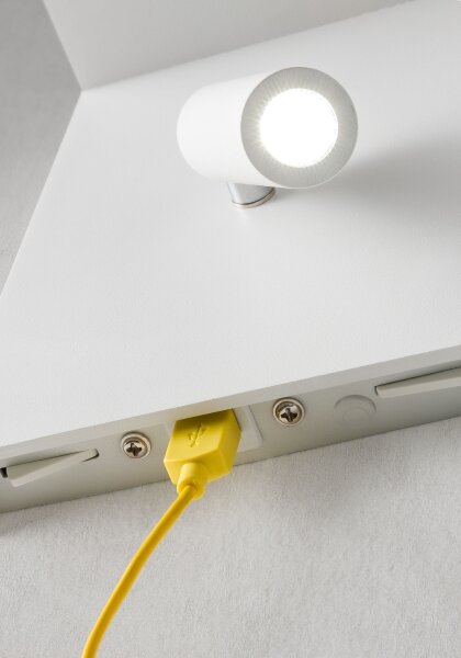 Redo 01-1499 - LED Nástěnné bodové svítidlo AGOS LED/6W/230V + LED/3,2W USB bílá