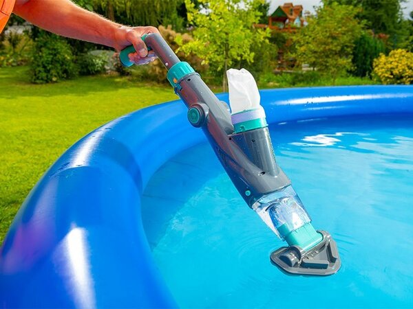 Ruční vysavač Shark Blaster