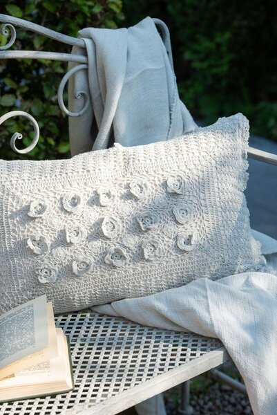 Pomněnkový bavlněný polštář s krajkou Lace blue - 50*10*30cm - J-Line by Jolipa
