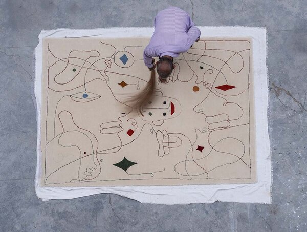 Nanimarquina Koberec Silhouette Kilim, afgánská a novozélandská vlna Rozměr: 170x240 cm