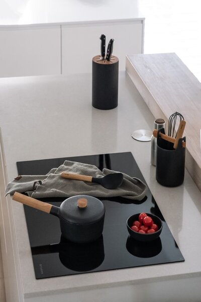 EVA SOLO Úložná dóza s dřevěnou lžičkou Toolbox Black - 20 cm ESL156