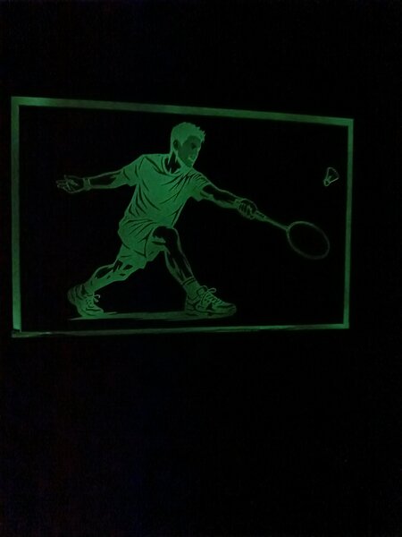 Z rodinné dílny Dřevěný věšák na medaile Badminton – svítící dekorace do pokoje