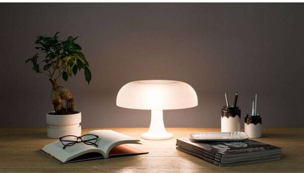 Artemide Stolní lampa Nessino, zelená, výška 22 cm, Obývací pokoj / jídelna, Design