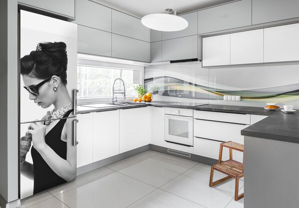 Nálepka tapeta na ledničku Žena v brýlích FridgeStick-70x190-f-87793756