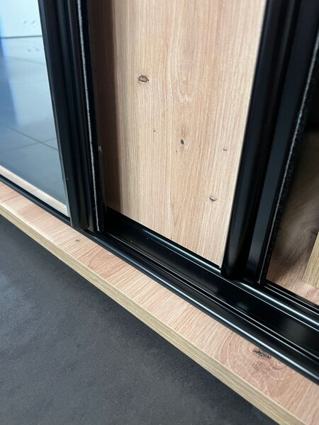 Šatní skříň YVONA 10 - 150/60 cm, dub artisan / černá