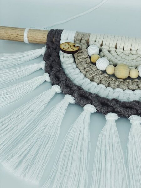 BRIMOON Duha macramé bílo-béžovo-hnědá 30 x 19 cm