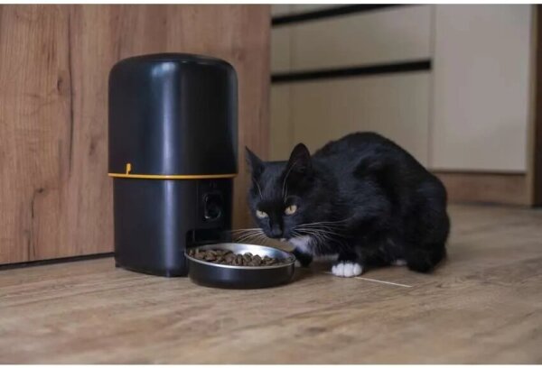 Automatický dávkovač krmiva s mikrofonem a kamerou 4l/5V/3xD Wi-Fi
