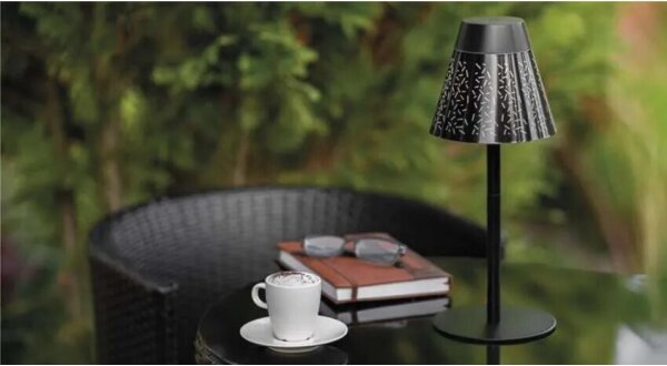 LED Stmívatelná nabíjecí venkovní stolní lampa LED/4,2W/5V 2200mAh IP44