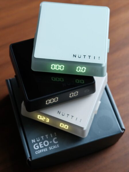 Nuttii Geo-C Lite digitální váha růžová