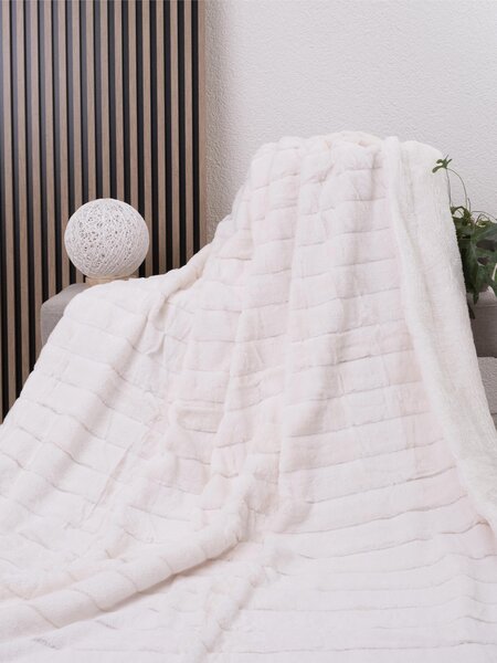 MK Lůžkoviny Luxusní beránková deka mikroplyš 150 × 200 cm – Caroline smetanová