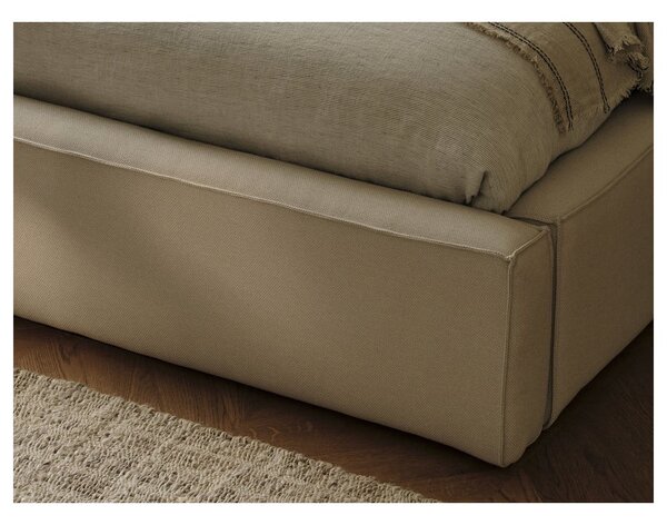 Béžová čalouněná dvoulůžková postel s úložným prostorem a roštem 180x200 cm Arendal – Cosmopolitan Design