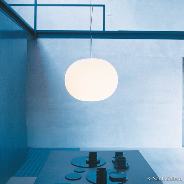 FLOS Glo-Ball - kulové závěsné světlo 33 cm, stmívatelný, Bílá / opál, Obývací pokoj / jídelna, Sklo, Design, Koule