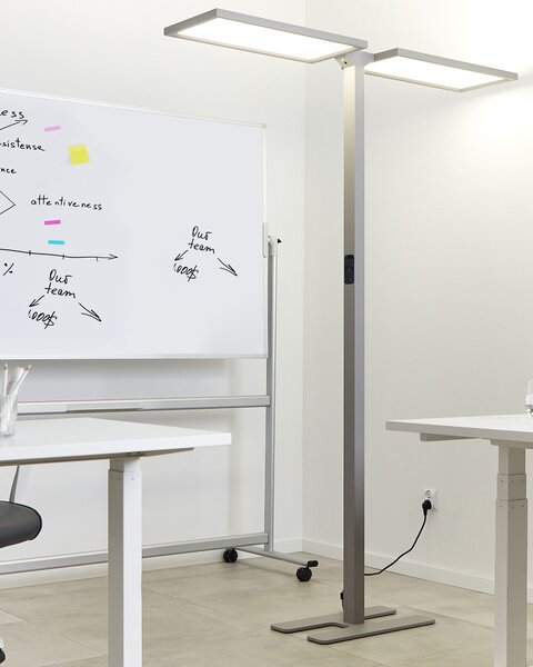 LED stojací lampa SCULPTOR se senzorem pohybu Kov Stříbrná