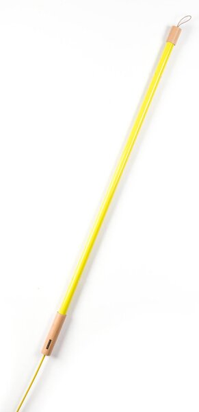 LED stojací lampa Linea se dřevem, žlutá