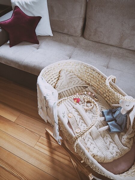 Ahojbaby Stojan na Mojžíšův košík pro miminko Smart White