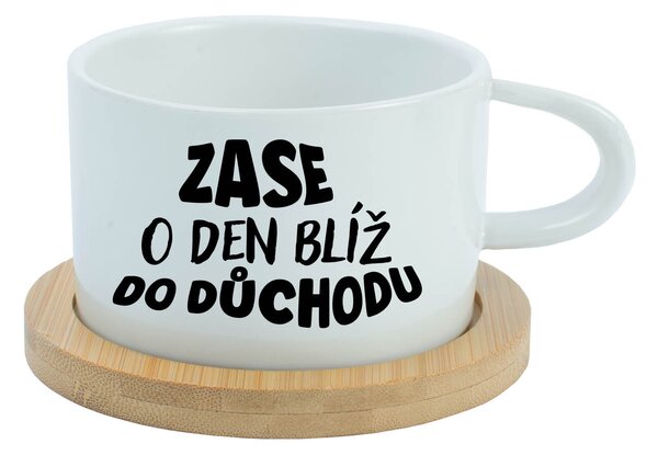 ZASE O DEN BLÍŽ DO DŮCHODU - bílý hrníček makronka 200 ml