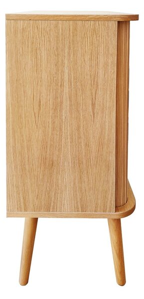 Vysoká komoda v dekoru dubu s posuvnými dveřmi v přírodní barvě 83x95 cm Rove – Woodman
