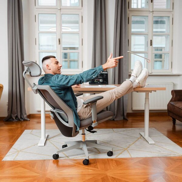 Ergonomická kancelářská židle Liftor Space, černá