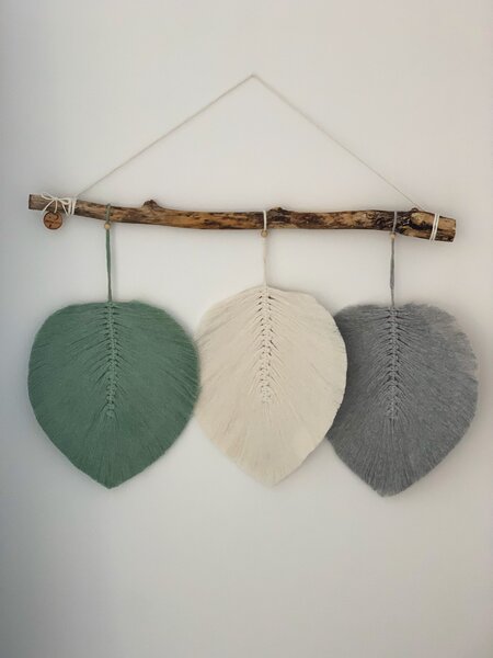 BRIMOON Macramé tři listy 80 x 46 cm