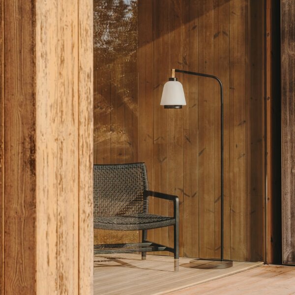Černý kovový stojan na zahradní LED lampu Kave Home Nali