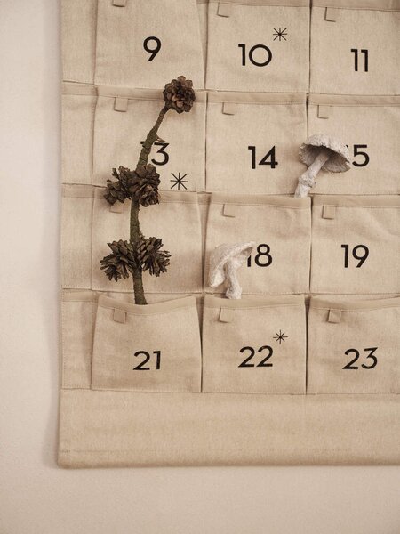 Ferm Living Nástěnný adventní kalendář Star Christmas Calendar, sand