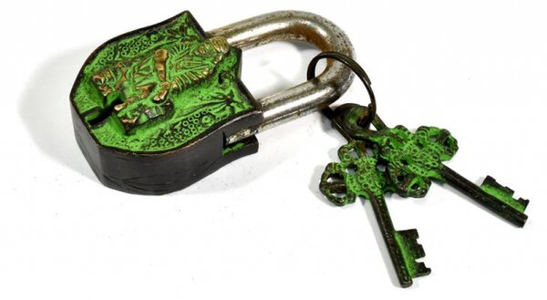 Visací zámek, zelená patina mosaz, Sai Baba, dva klíče ve tvaru dorje, 9cm